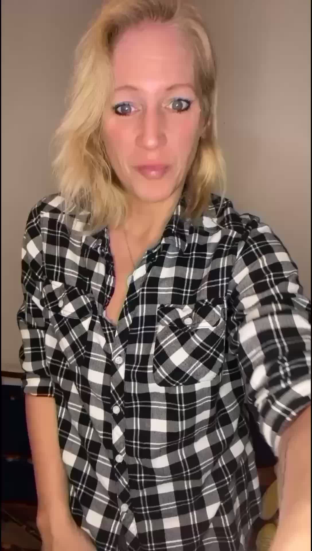 smile #onlyfans #twitter #snap 😉. Find me anywhere you want …and I'll make  you smile all the time - Clapper